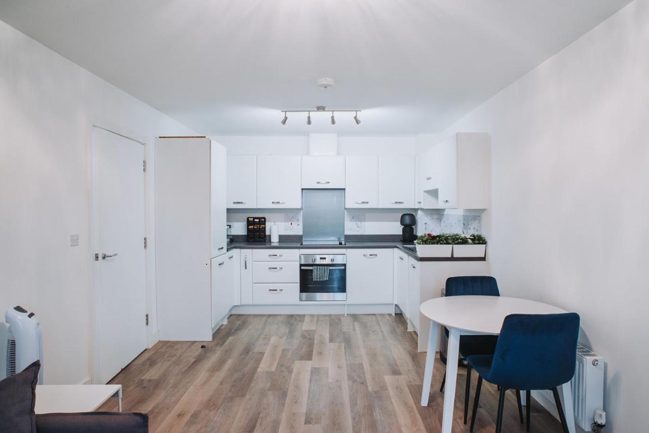 Deluxe 2 Bed Flat In Patchway Near Aztec West And Cribbs Causeway Bristol Διαμέρισμα Εξωτερικό φωτογραφία
